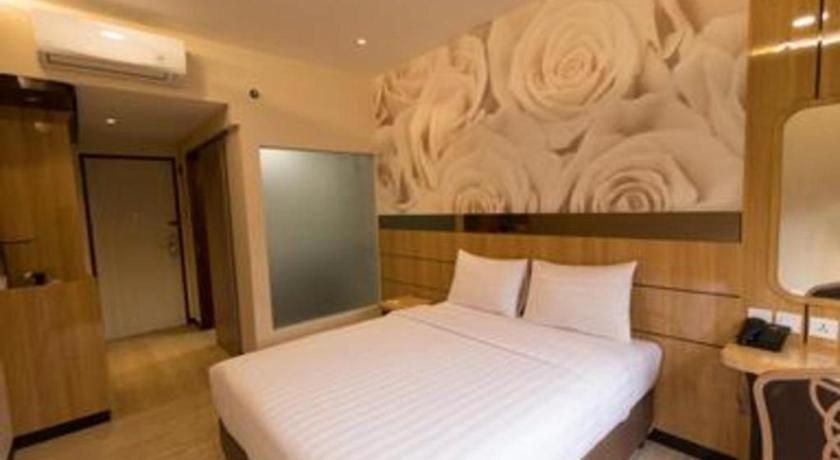 Mine Home Hotel By Sovia Bandung Exterior foto